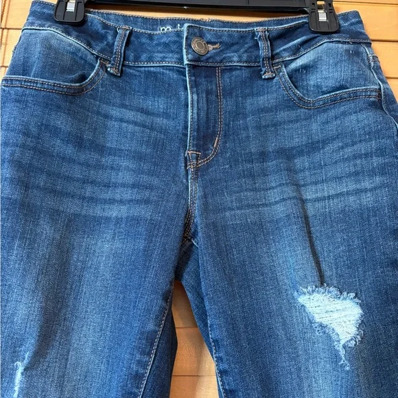 m jeans by Maurice NWOT mid -rise Distressed Skinny Jeans in Dark Blue. - Picture 2 of 8